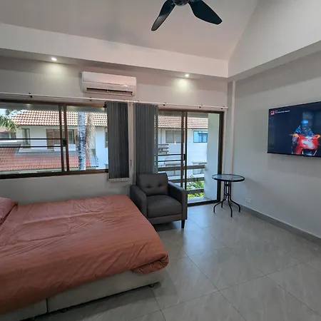 Cozy Apartment In Tree Town Pattaya